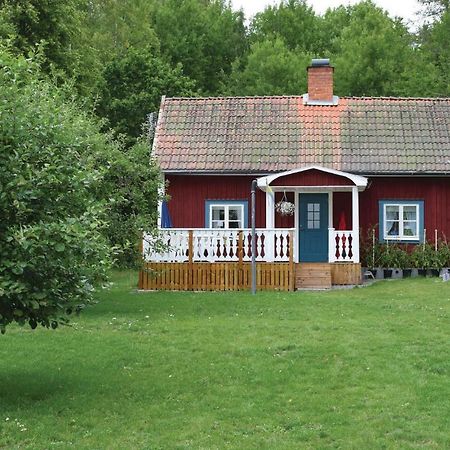 Stunning Home In Tjaellmo With Kitchen Экстерьер фото